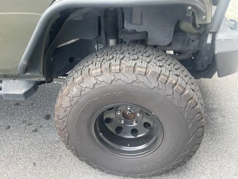 Used 2015 Jeep Wrangler Unlimited Sport w/ Max Tow Package AWD/4WD image 4