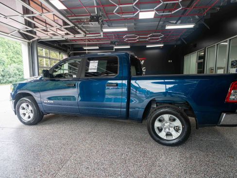 Used 2023 RAM 1500 Big Horn AWD/4WD image 2