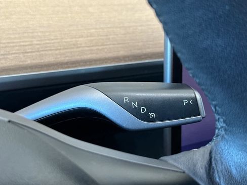 Used 2022 Tesla Model Y Performance image 24