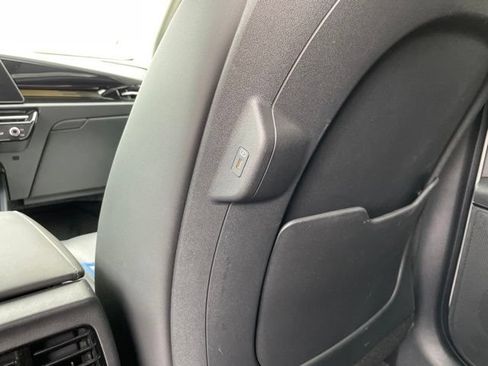 Used 2023 Kia Niro FWD image 32