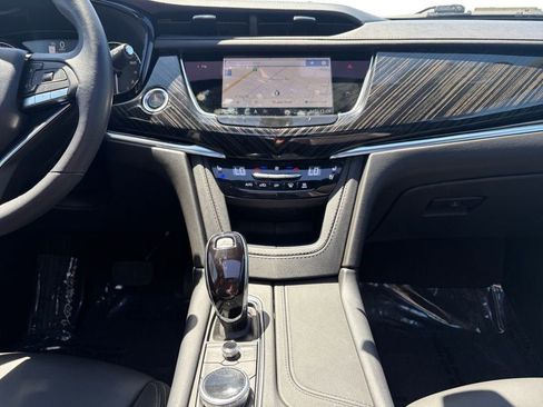 Certified 2024 Cadillac XT6 Premium Luxury FWD image 15