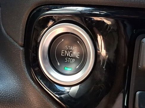 Used 2025 Chevrolet Silverado 1500 LT Trail Boss w/ Convenience Package II AWD/4WD image 22