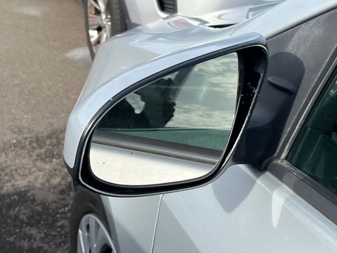 Used 2019 Toyota Corolla L image 19