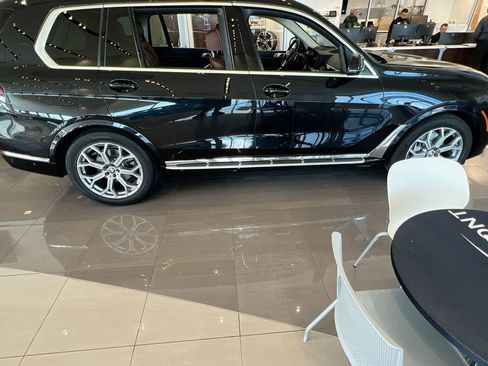 Used 2024 BMW X7 xDrive40i image 2