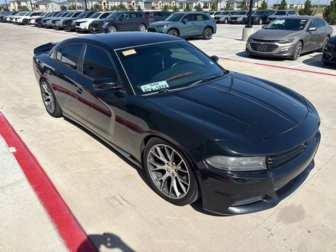 Used 2015 Dodge Charger R/T RWD image 4