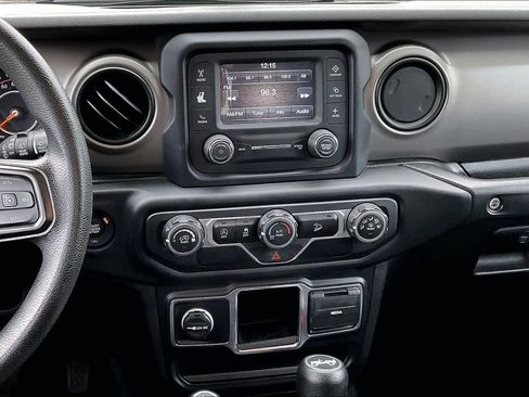 Used 2019 Jeep Wrangler Unlimited Sport image 12