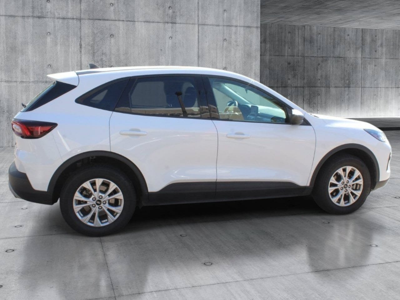 Used 2025 Ford Escape Active AWD/4WD image 7