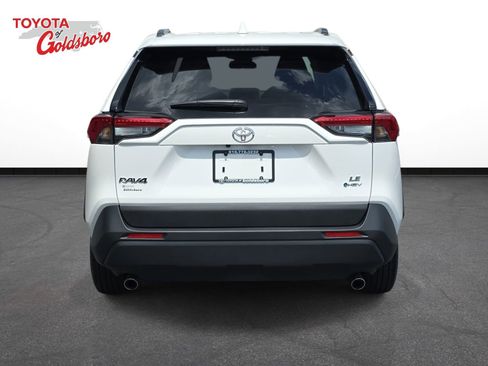 Used 2025 Toyota RAV4 LE AWD/4WD image 6