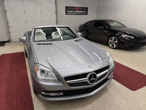 Used 2013 Mercedes-Benz SLK 250 image 2