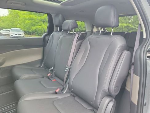 New 2026 Kia Carnival SX FWD image 9