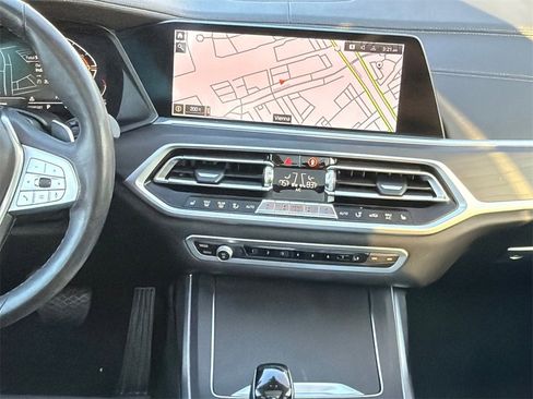 Used 2022 BMW X7 xDrive40i w/ Premium Package image 22