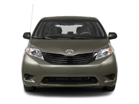Used 2014 Toyota Sienna LE FWD image 4