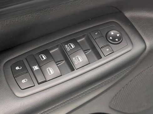 Used 2020 Jeep Grand Cherokee Laredo RWD image 12