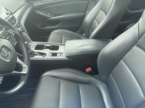 Used 2018 Honda Accord Sport image 10
