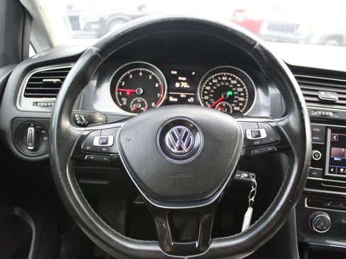 Used 2019 Volkswagen Golf S AWD/4WD image 15