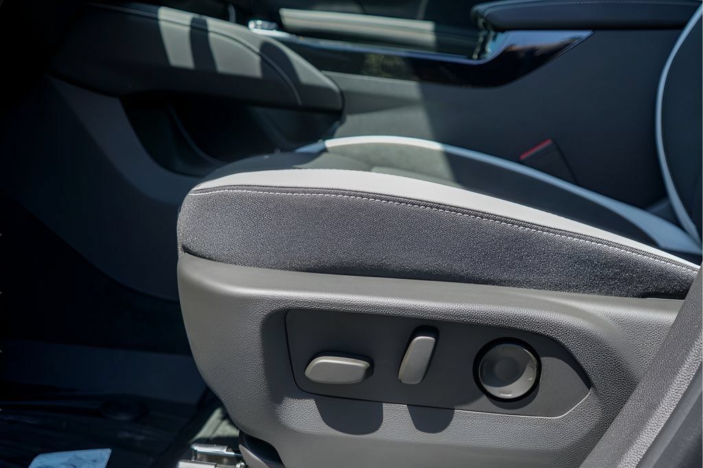 New 2026 Buick Envision Sport Touring AWD/4WD image 18