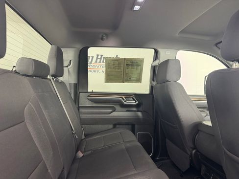 Used 2025 Chevrolet Silverado 2500 LT image 30