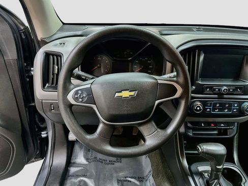 Used 2018 Chevrolet Colorado W/T w/ WT Convenience Package RWD image 11