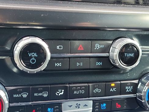 Used 2025 Ford F150 Platinum w/ Equipment Group 702A High AWD/4WD image 26