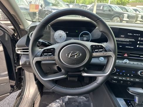Certified 2023 Hyundai Elantra Limited FWD image 23