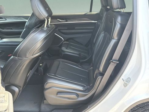 Used 2021 Jeep Grand Cherokee L Limited image 19