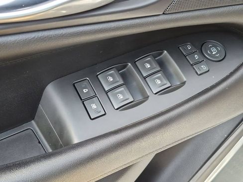 Used 2018 Cadillac Escalade Premium Luxury AWD/4WD image 16