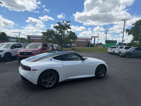 Used 2024 Nissan Z Sport w/ Floor Mat Package RWD image 12