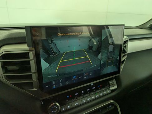 Used 2025 Toyota Tundra Limited image 27