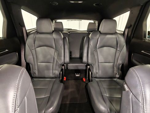 Used 2024 Buick Enclave Premium AWD/4WD image 26