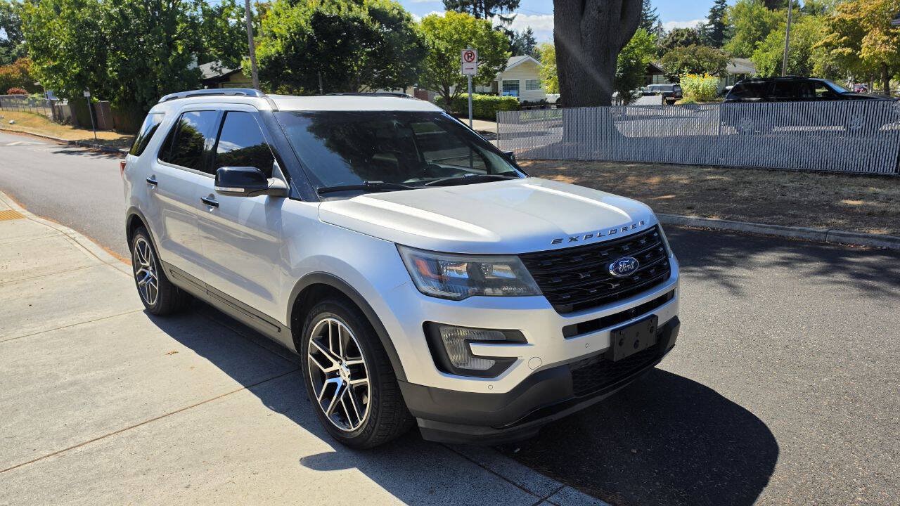 Used 2016 Ford Explorer Sport w/ Equipment Group 401A AWD/4WD image 3
