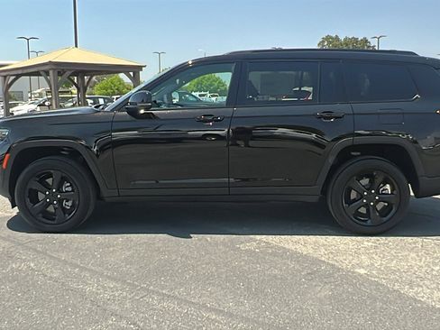 New 2025 Jeep Grand Cherokee L Limited w/ Luxury Tech Group II image 6