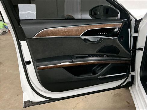 Used 2021 Audi A8 L 3.0T w/ Executive Plus Package image 25