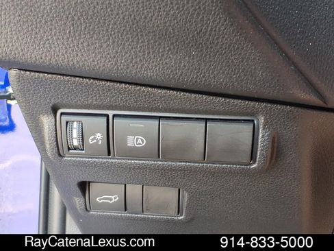 Used 2025 Toyota Corolla Cross XLE w/ Convenience Package AWD/4WD image 11