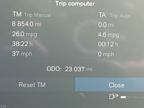 Used 2023 Volvo V60 B5 Cross Country Ultimate w/ Climate Package image 11