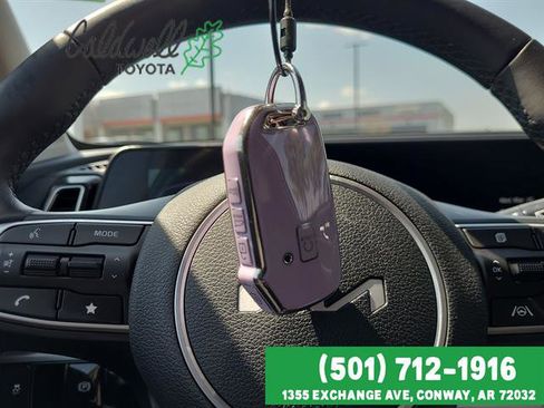 Used 2025 Kia Sportage EX image 31