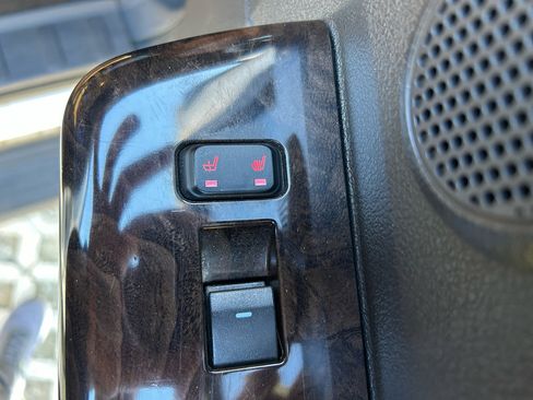 Used 2015 Ford F250 Platinum w/ Platinum Package image 19