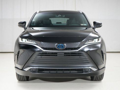Used 2021 Toyota Venza XLE image 8