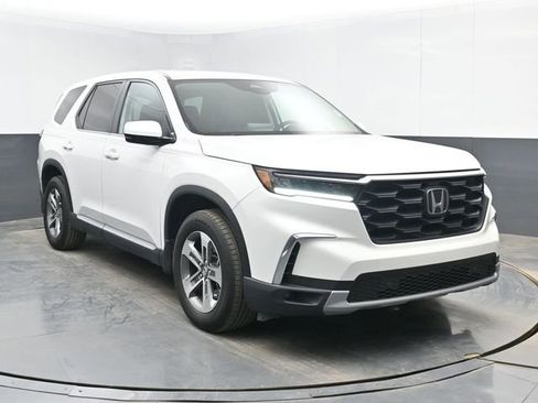 Used 2025 Honda Pilot EX-L image 2