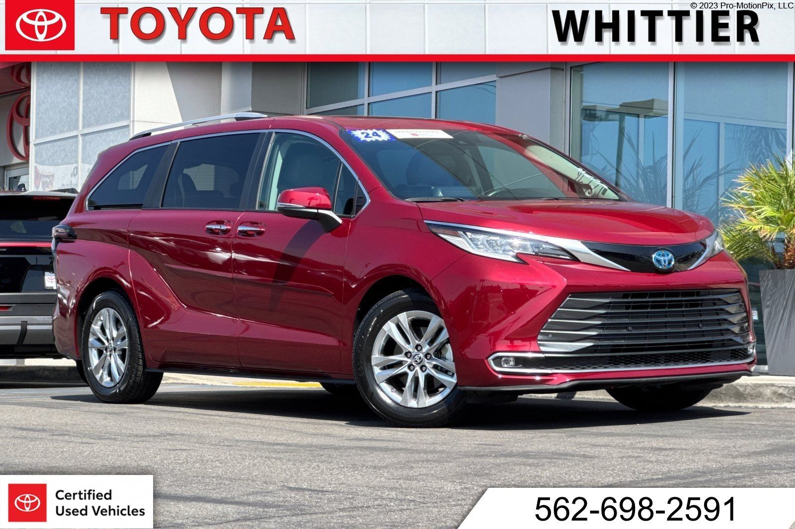 Used 2024 Toyota Sienna Limited FWD image 1