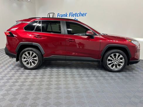 Used 2021 Toyota RAV4 XLE Premium AWD/4WD image 6