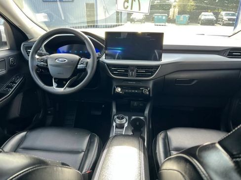 Used 2025 Ford Escape Platinum AWD/4WD image 5