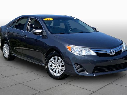Used 2014 Toyota Camry LE FWD image 2