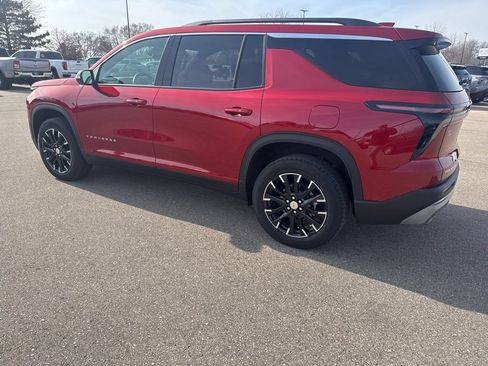 Certified 2025 Chevrolet Traverse LT w/ Sun and Wheel Package AWD/4WD image 5