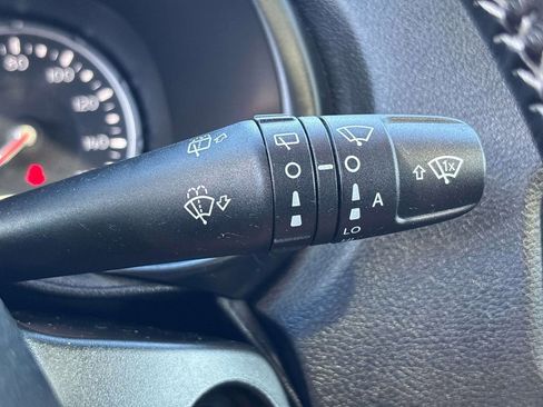 Used 2021 Jeep Renegade Latitude w/ Sun & Sound Group image 31