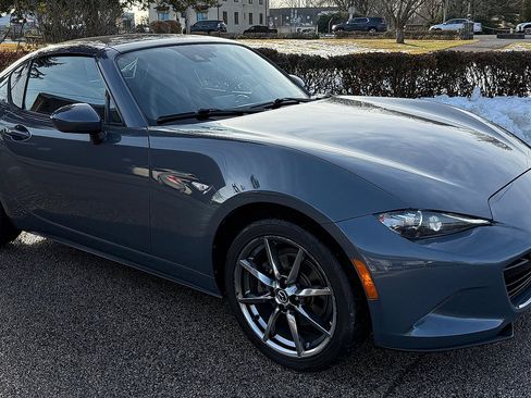 Used 2021 MAZDA MX-5 Miata RF Grand Touring image 2