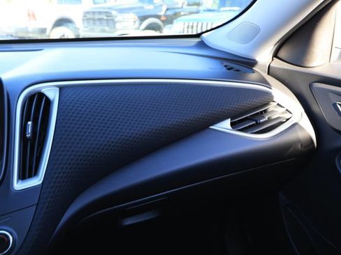 Used 2024 Chevrolet Malibu LT image 25