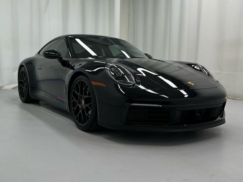 Used 2020 Porsche 911 Carrera 4S AWD/4WD image 2