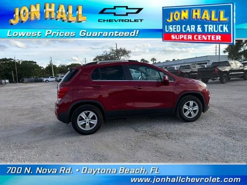 Used 2019 Chevrolet Trax LT w/ LT Convenience Package image 15