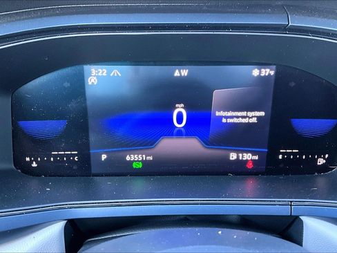 Used 2022 Volkswagen Taos SE w/ Panoramic Sunroof Package image 19