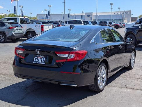 Used 2018 Honda Accord LX image 3